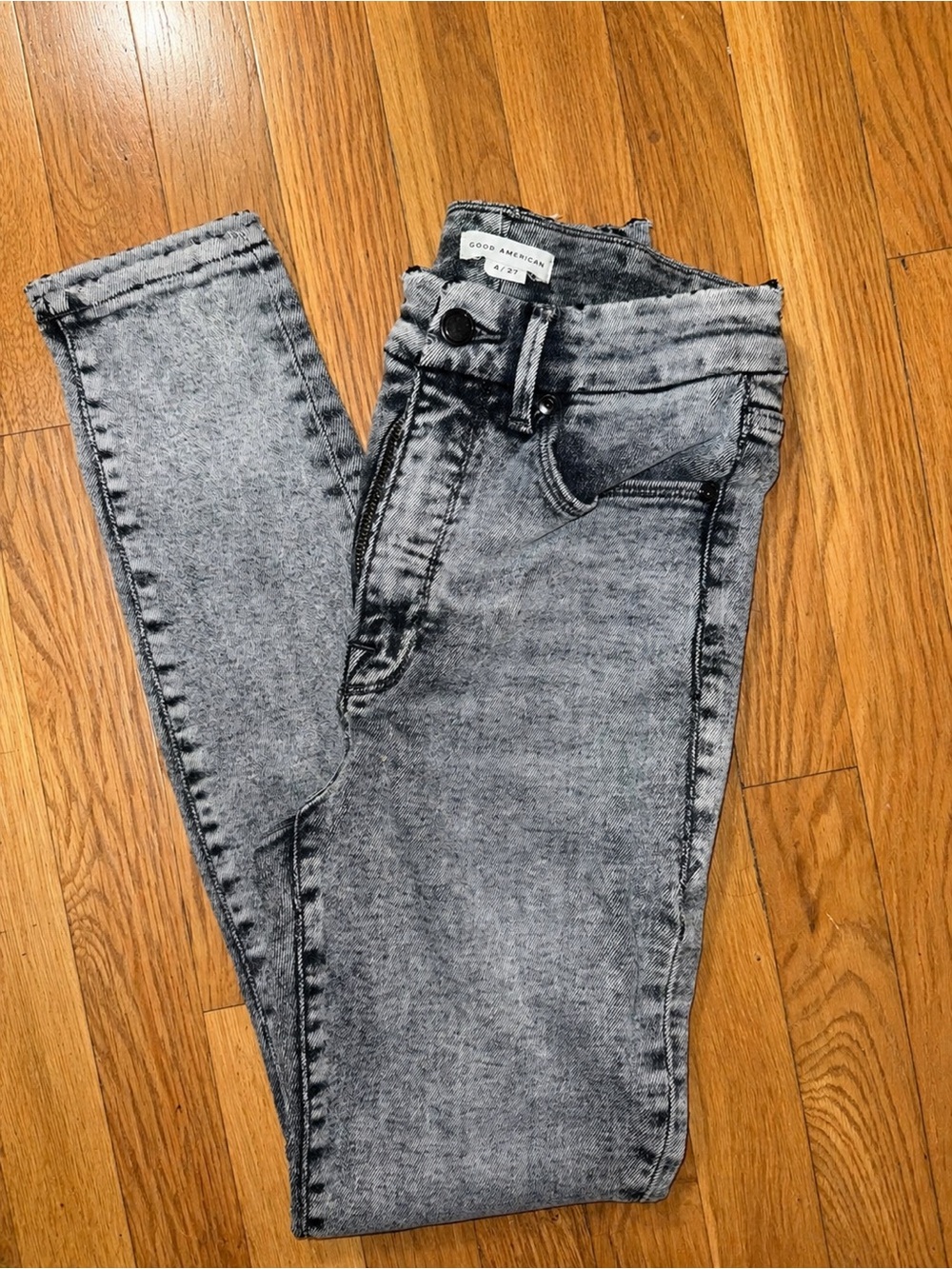 Good American Light Grey Acid-Wash Skinny Jeans